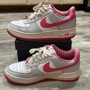 NIKE AIR FORCE 1’s